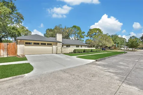 6238 Braesheather Circle Houston TX 77096