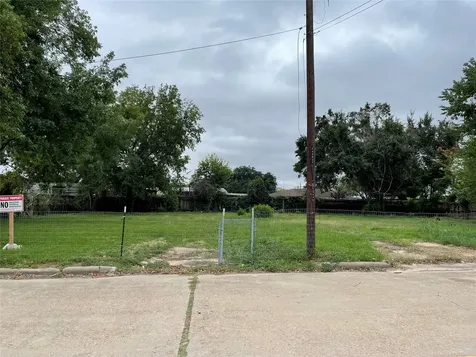 2102 Tuam Street Houston TX 77004