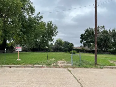 2102 Tuam Street Houston TX 77004