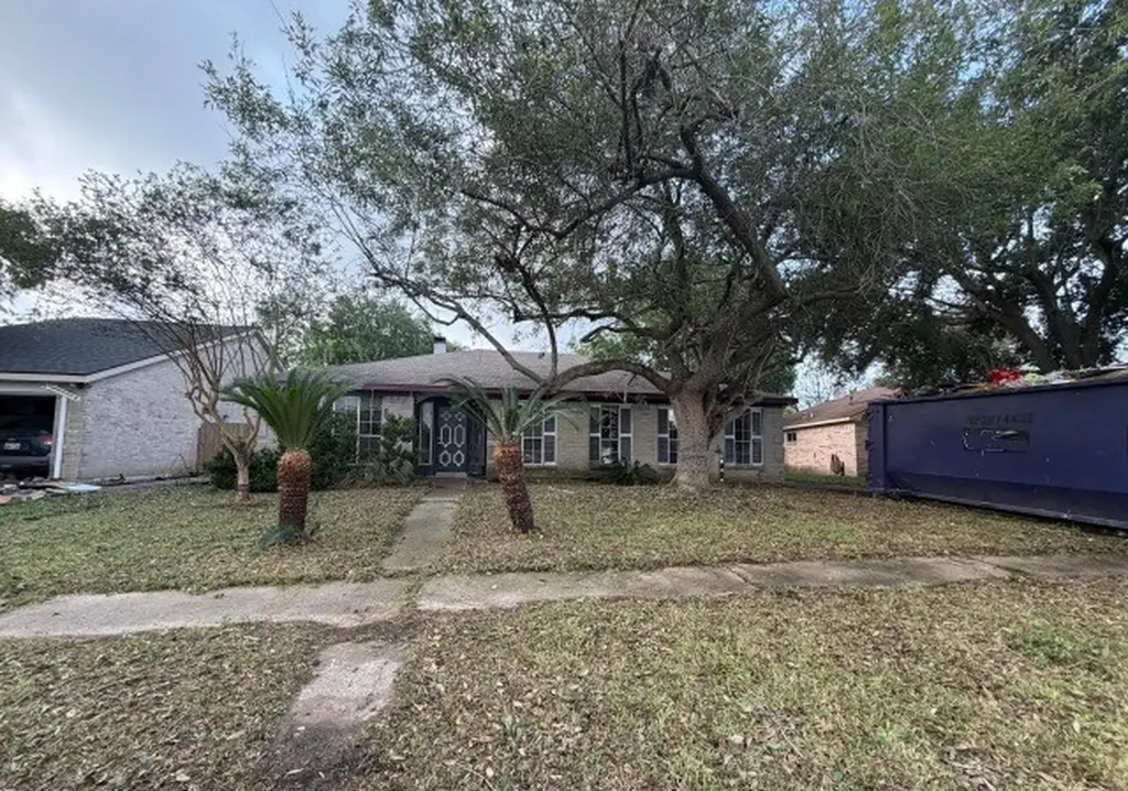 829 Willow Creek Drive La Porte TX 77571