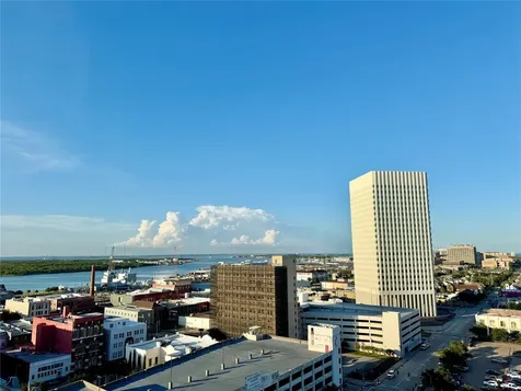 2102 Mechanic Street 305 Galveston TX 77550