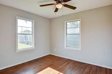 131 Lakewood Drive Clute TX 77531