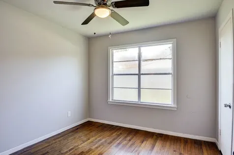 131 Lakewood Drive Clute TX 77531