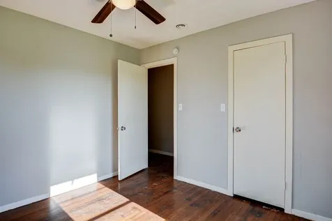 131 Lakewood Drive Clute TX 77531