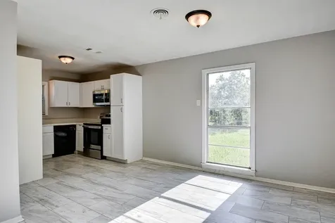131 Lakewood Drive Clute TX 77531