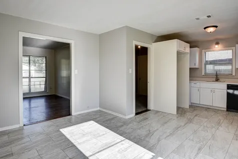 131 Lakewood Drive Clute TX 77531