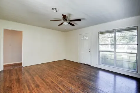 131 Lakewood Drive Clute TX 77531