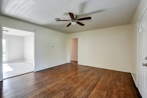 131 Lakewood Drive Clute TX 77531