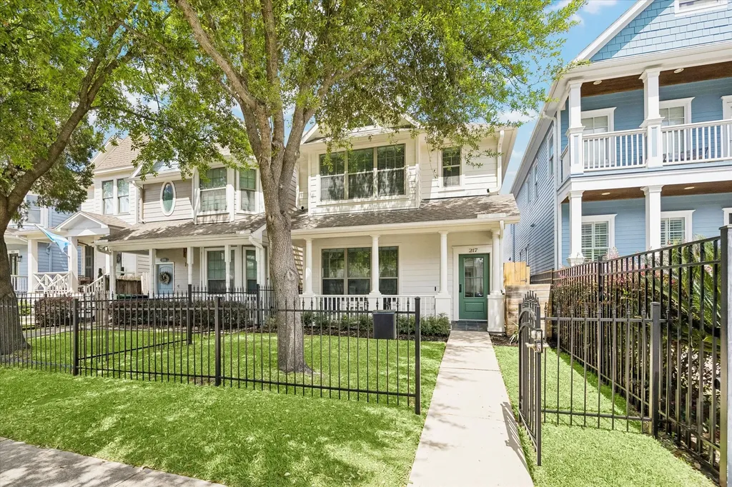 217 W 24th Street Houston TX 77008