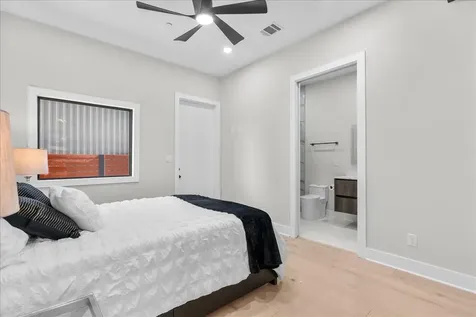 516 Reinerman Street Houston TX 77007