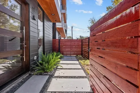 516 Reinerman Street Houston TX 77007