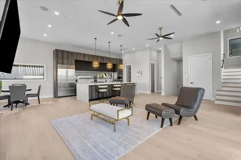 516 Reinerman Street Houston TX 77007
