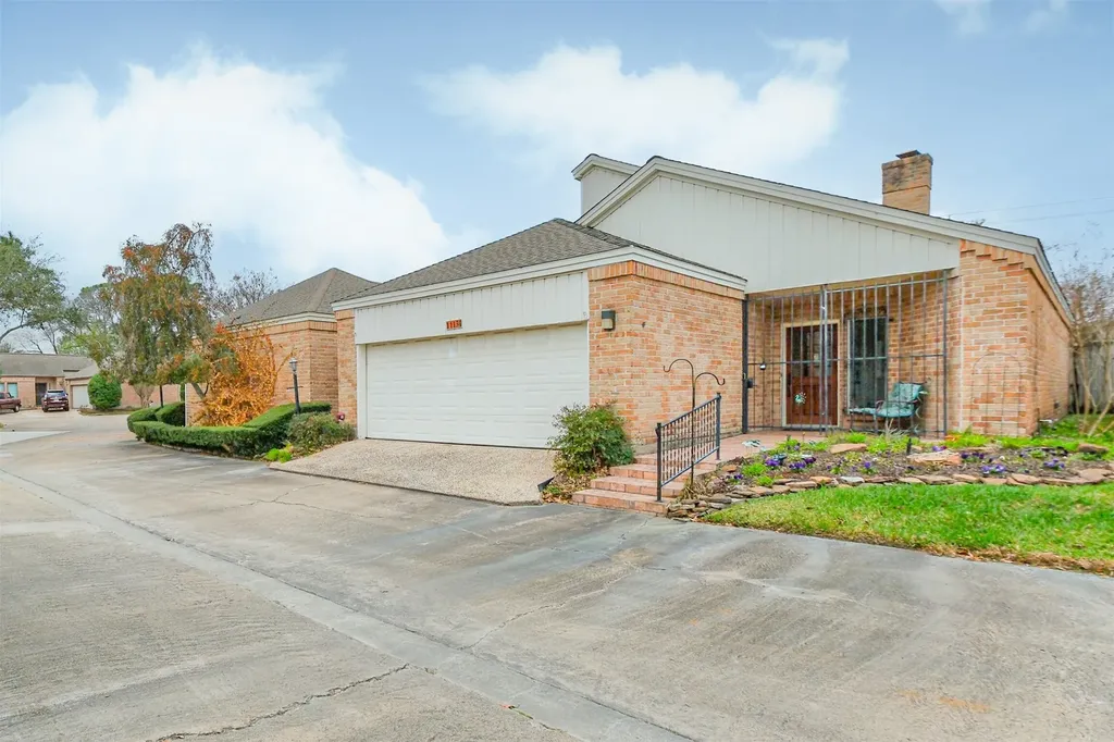 11139 Riverview Way Houston TX 77042
