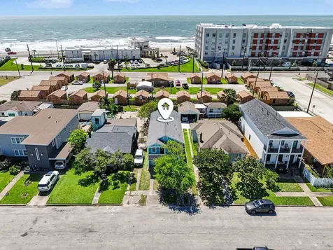4213 Avenue T 1/2 Galveston TX 77550