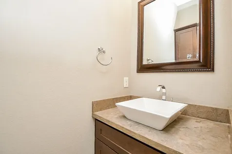 955 W 24th Street D Houston TX 77008