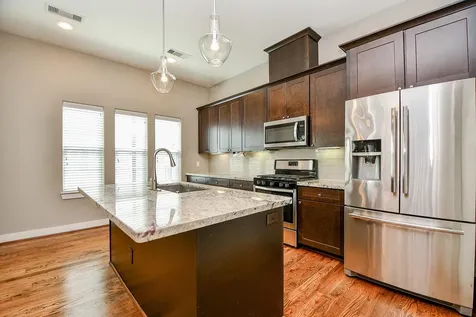 955 W 24th Street D Houston TX 77008