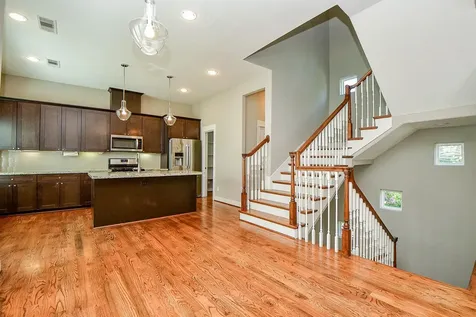 955 W 24th Street D Houston TX 77008