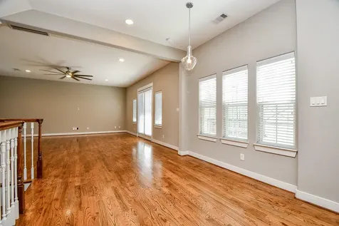 955 W 24th Street D Houston TX 77008