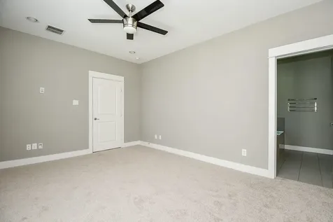 955 W 24th Street D Houston TX 77008