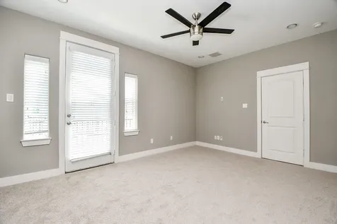 955 W 24th Street D Houston TX 77008
