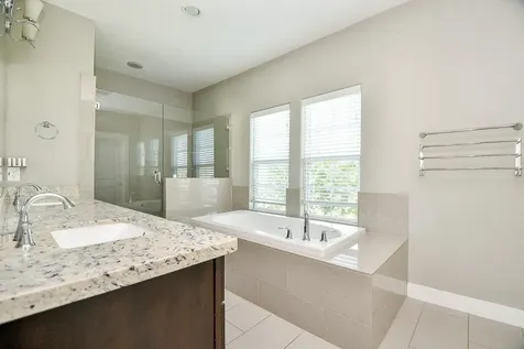 955 W 24th Street D Houston TX 77008
