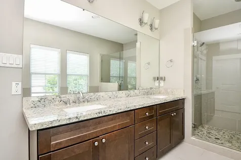 955 W 24th Street D Houston TX 77008