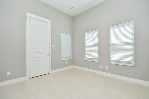 955 W 24th Street D Houston TX 77008