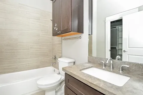 955 W 24th Street D Houston TX 77008