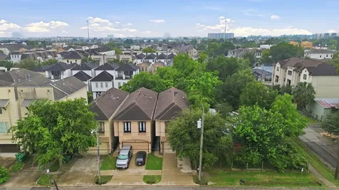 5539 Kiam Street Houston TX 77007