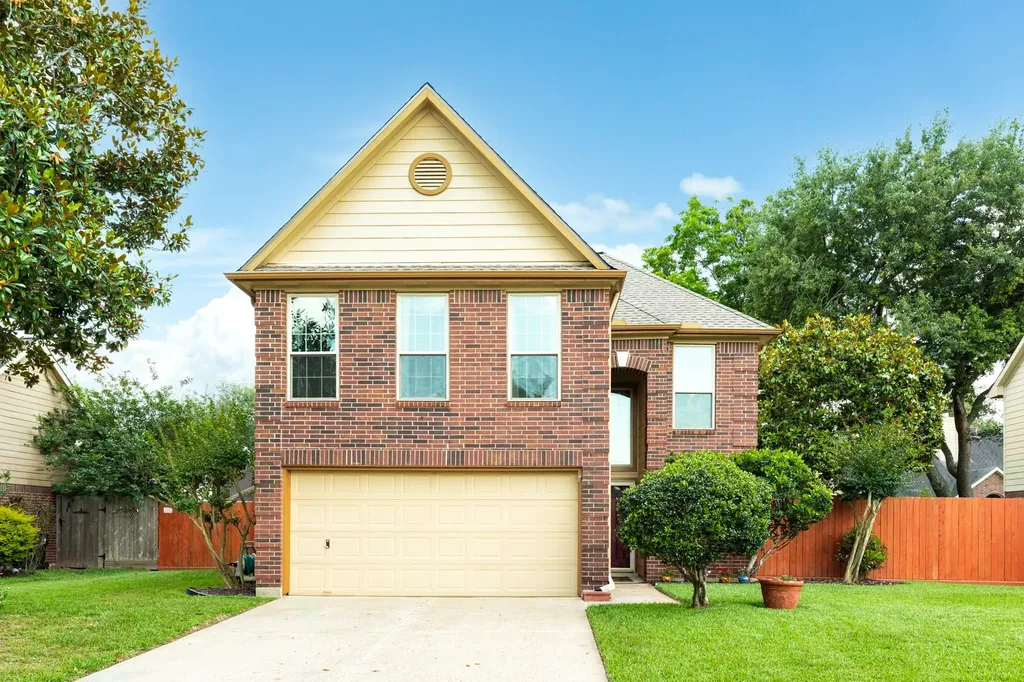 2205 Lady Leslie Lane Pearland TX 77581
