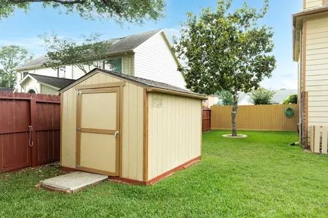 2205 Lady Leslie Lane Pearland TX 77581