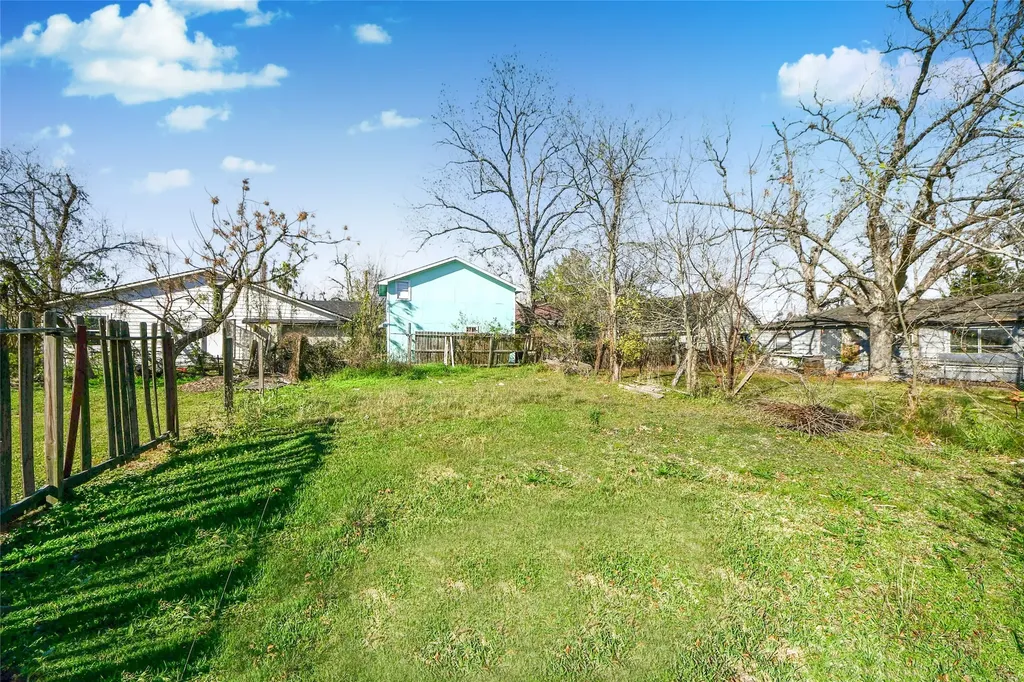 1407 Bringhurst Street Houston TX 77020