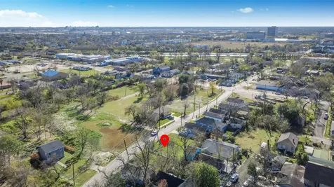 1407 Bringhurst Street Houston TX 77020