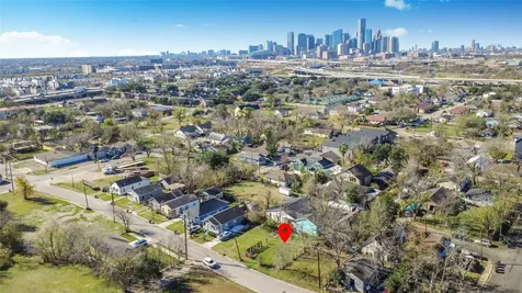 1407 Bringhurst Street Houston TX 77020