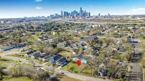 1407 Bringhurst Street Houston TX 77020