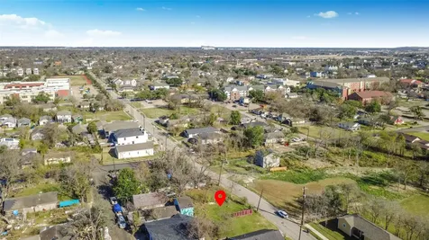 1407 Bringhurst Street Houston TX 77020