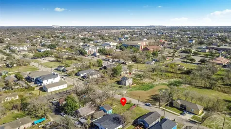 1407 Bringhurst Street Houston TX 77020
