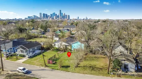 1407 Bringhurst Street Houston TX 77020