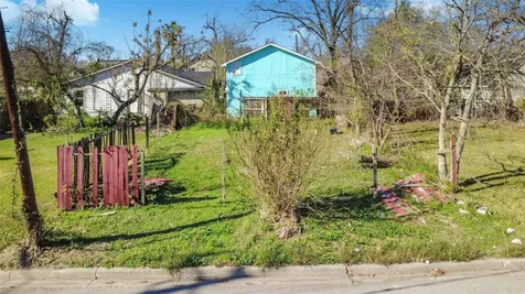 1407 Bringhurst Street Houston TX 77020