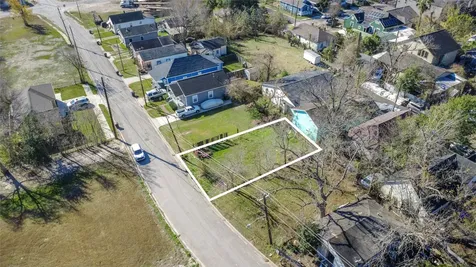 1407 Bringhurst Street Houston TX 77020