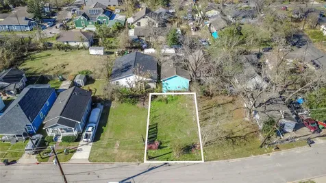 1407 Bringhurst Street Houston TX 77020