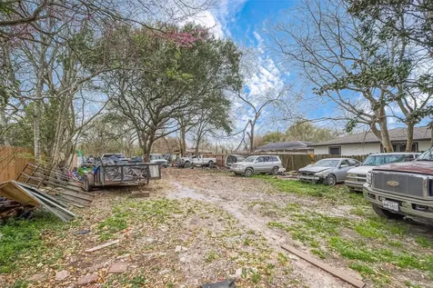 5206 Denmark Street Houston TX 77016