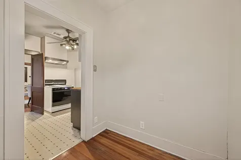 817 Henderson Street Houston TX 77007