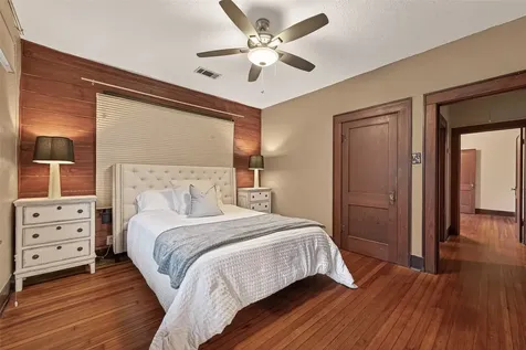 817 Henderson Street Houston TX 77007