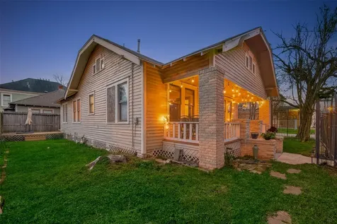 817 Henderson Street Houston TX 77007