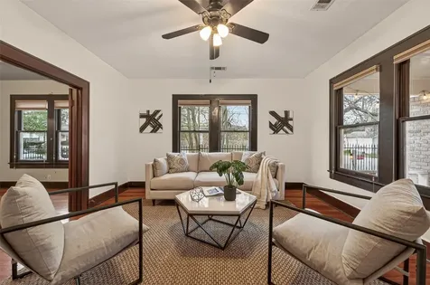 817 Henderson Street Houston TX 77007