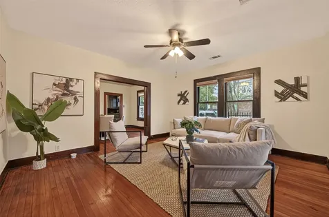 817 Henderson Street Houston TX 77007