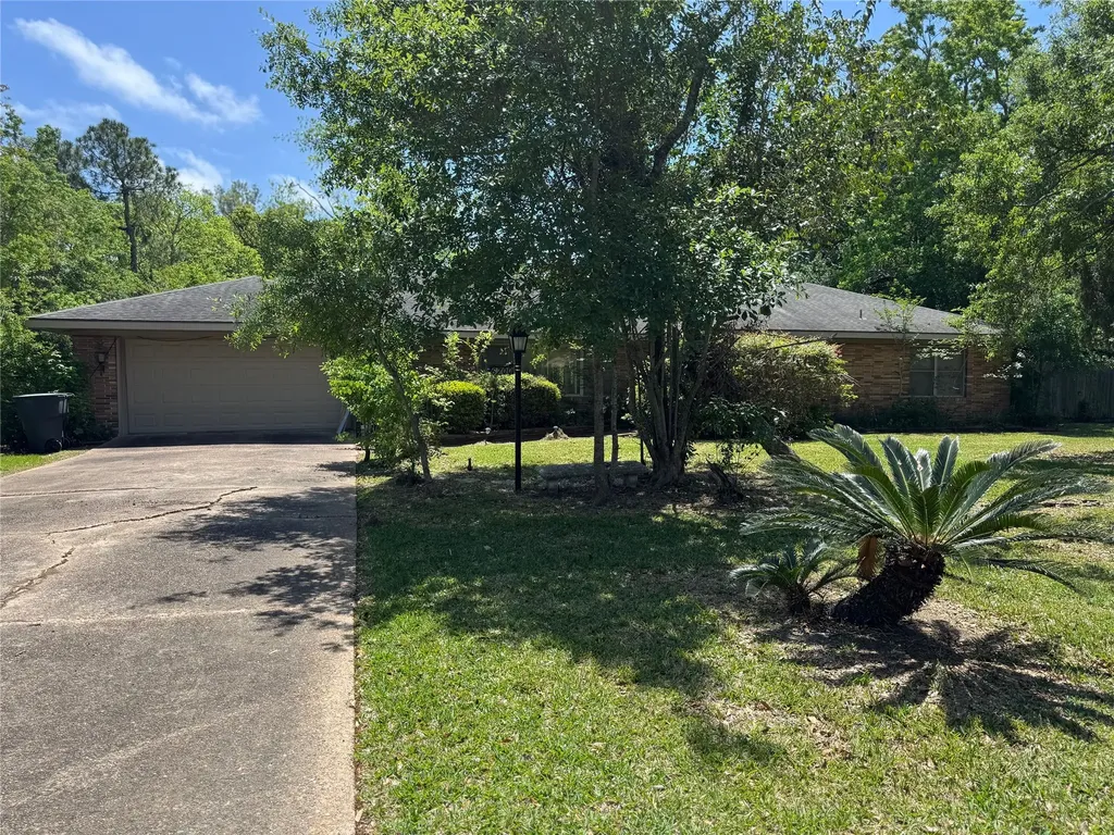 6700 Howe Street Groves TX 77619