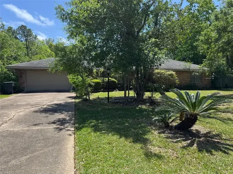 6700 Howe Street Groves TX 77619