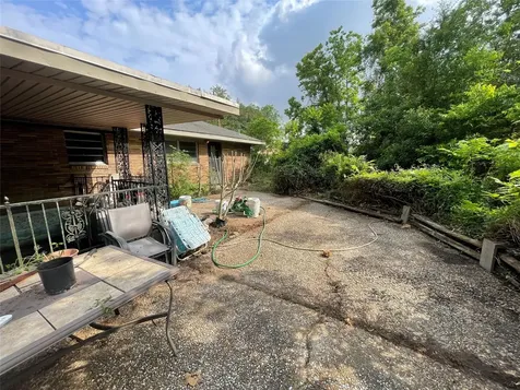 6700 Howe Street Groves TX 77619
